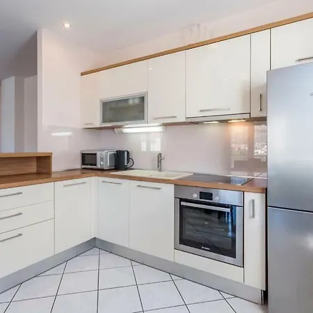 Cuby With Private Pool In Appartement