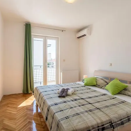 Cuby With Private Pool In * Trogir