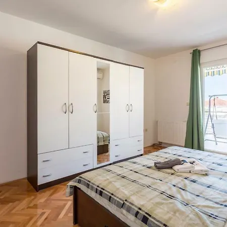 Appartement Cuby With Private Pool In *