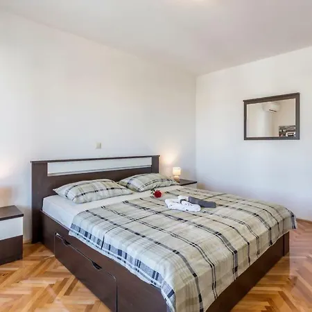 Cuby With Private Pool In Appartement *