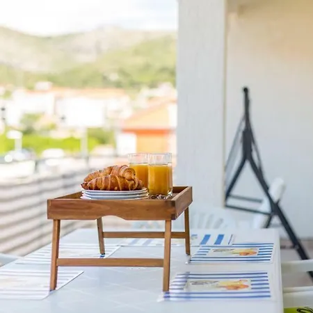 Apartment Cuby With Private Pool In