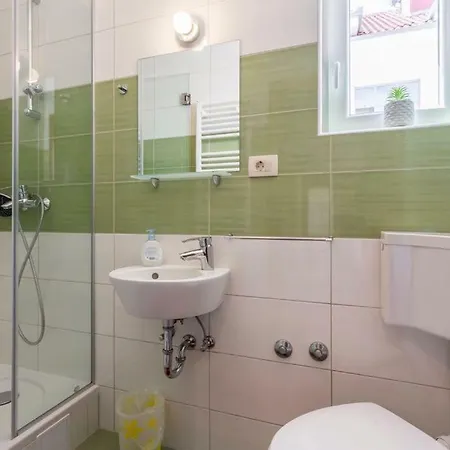 Apartment Cuby With Private Pool In