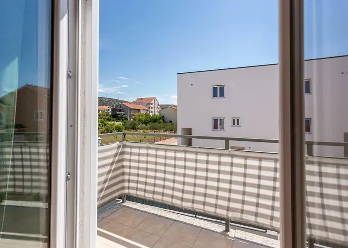 Cuby With Private Pool In Lejlighed *