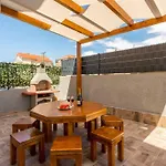Cuby With Private Pool In Trogir