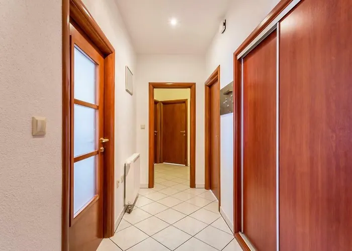 Apartamento Cuby With Private Pool In Trogir